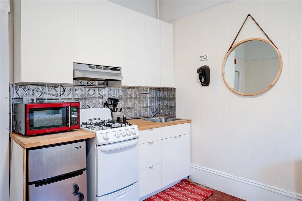 Studio bed, 1 bath apartment for rent at 928 Dorchester Ave Unit 10, Dorchester — photo 5 of 10