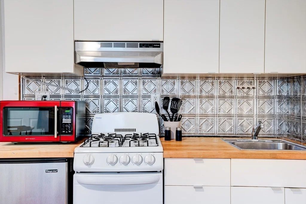 Studio bed, 1 bath apartment for rent at 928 Dorchester Ave Unit 10, Dorchester — photo 6 of 10