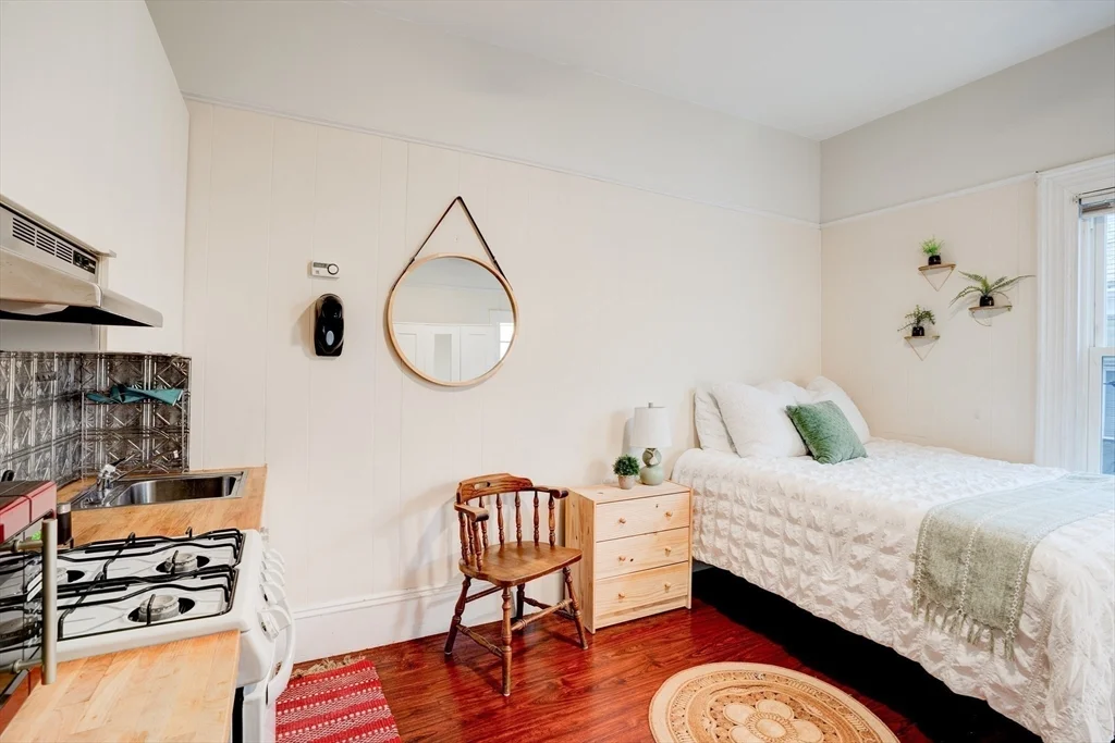 Studio bed, 1 bath apartment for rent at 928 Dorchester Ave Unit 10, Dorchester — photo 3 of 10
