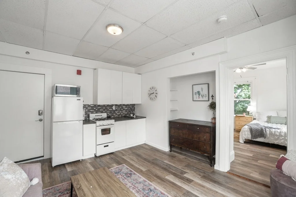 1 bed, 1 bath apartment for rent at 928 Dorchester Ave Unit 11, Dorchester — photo 11 of 17