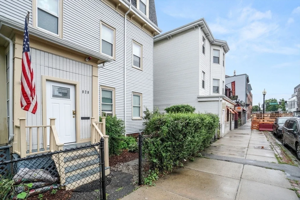 Studio bed, 1 bath apartment for rent at 928 Dorchester Ave Unit 2, Dorchester — photo 9 of 11