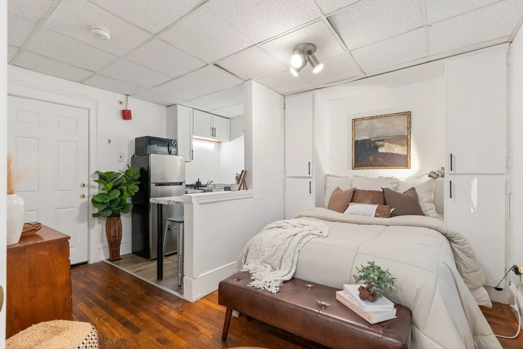 Studio bed, 1 bath apartment for rent at 928 Dorchester Ave Unit 2, Dorchester — photo 1 of 11