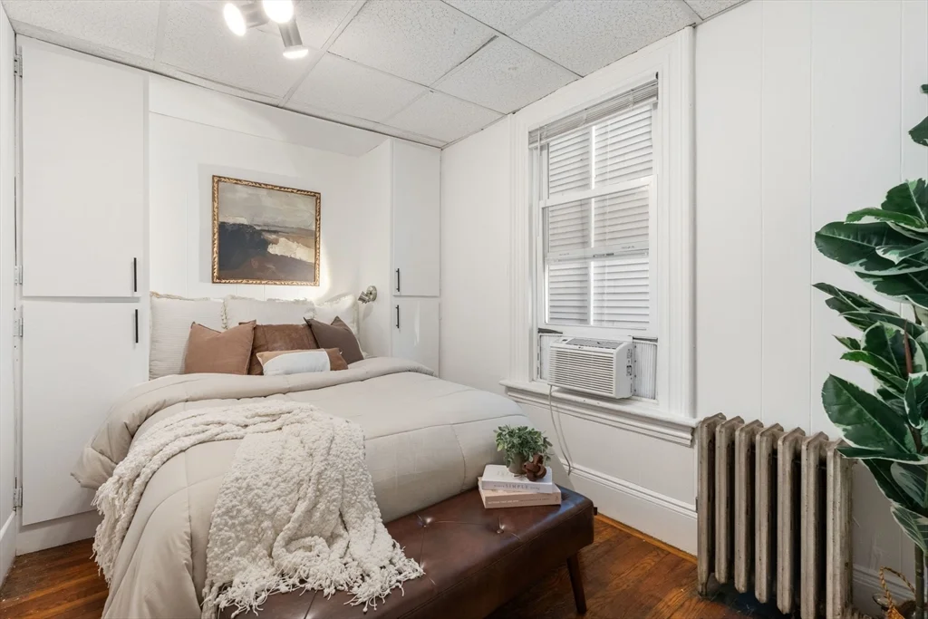 Studio bed, 1 bath apartment for rent at 928 Dorchester Ave Unit 2, Dorchester — photo 2 of 11