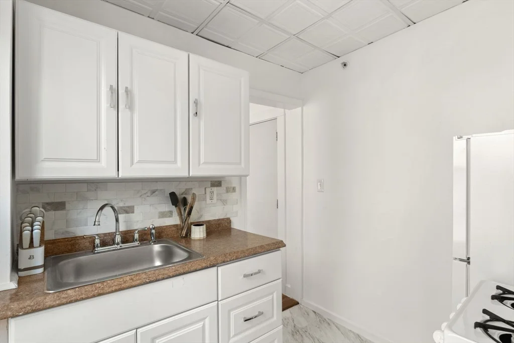 Studio bed, 1 bath apartment for rent at 928 Dorchester Ave Unit 8, Dorchester — photo 4 of 15