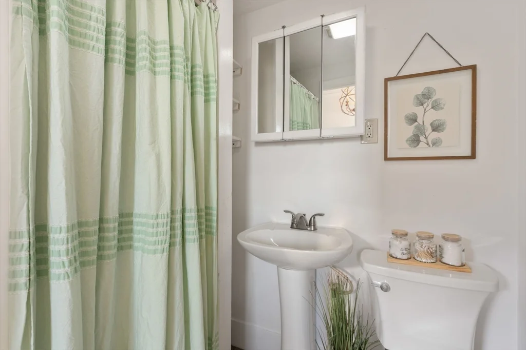 Studio bed, 1 bath apartment for rent at 928 Dorchester Ave Unit 9, Dorchester — photo 9 of 13
