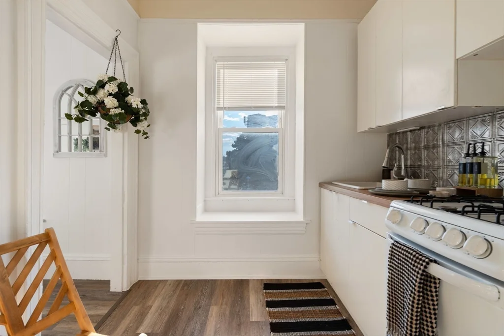 Studio bed, 1 bath apartment for rent at 928 Dorchester Ave Unit 9, Dorchester — photo 6 of 13