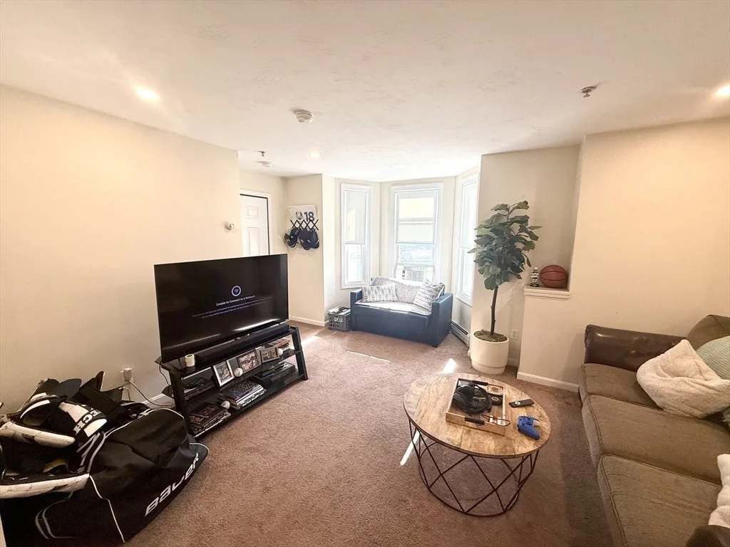 1 bed, 1 bath apartment for rent at 928 Main St Unit A, South Weymouth — photo 4 of 10