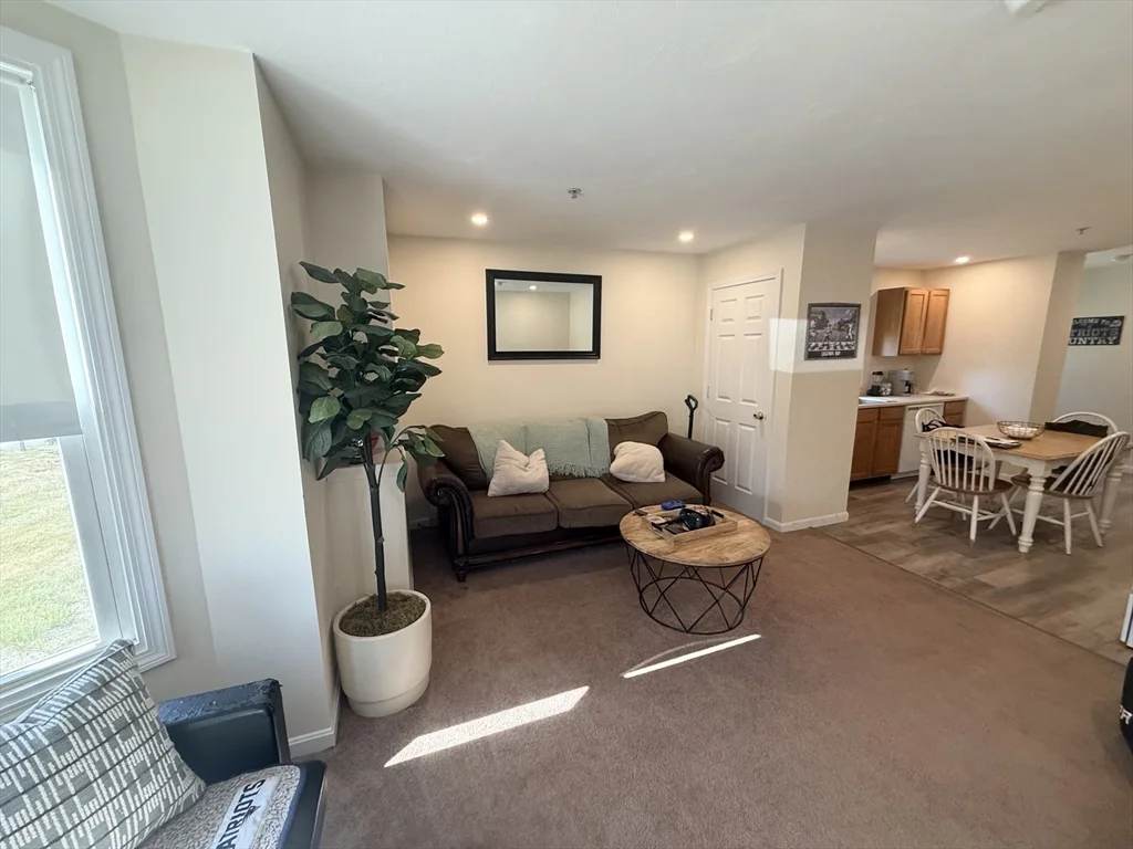 1 bed, 1 bath apartment for rent at 928 Main St Unit A, South Weymouth — photo 5 of 10