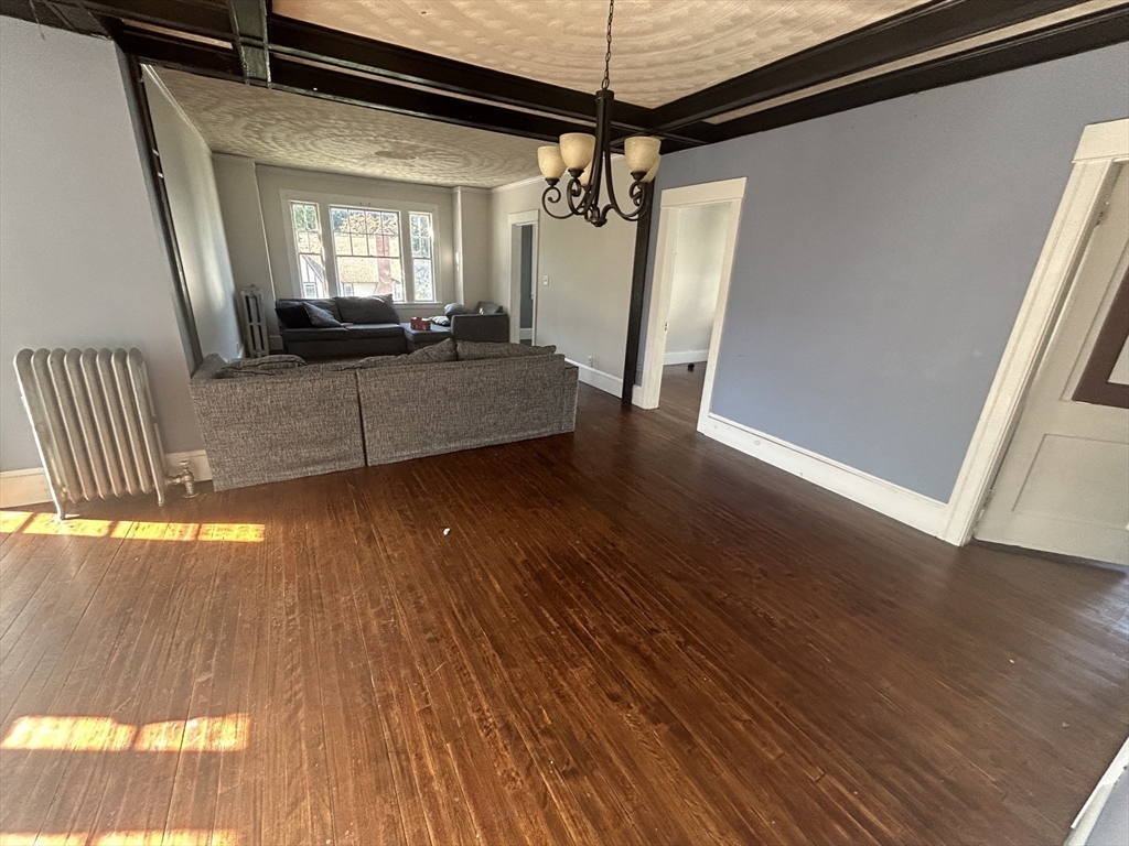 3 bed, 1 bath apartment for rent at 929 Pleasant St Unit 2, Worcester — photo 2 of 6