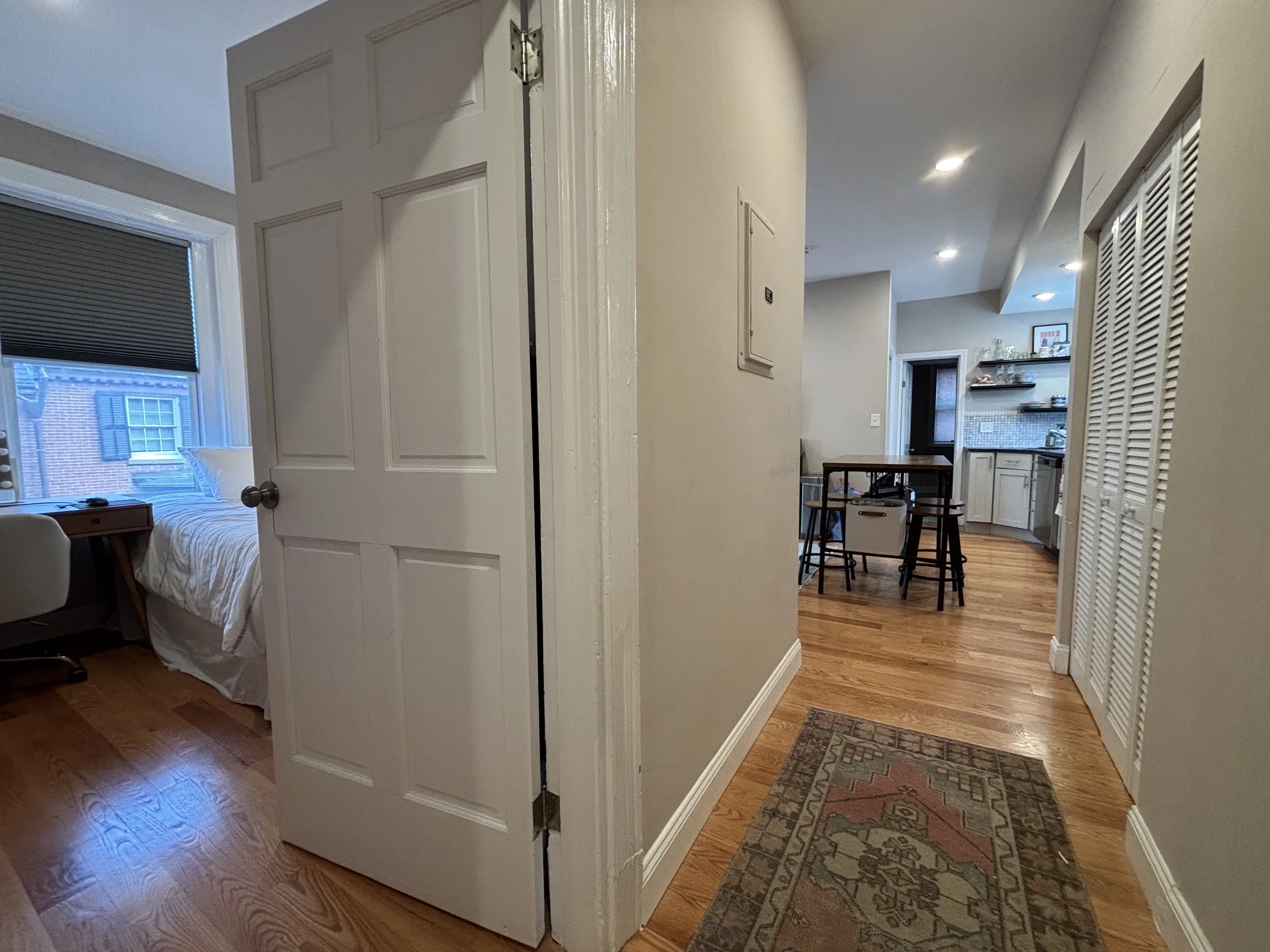 3 bed, 1 bath apartment for rent at 92a Pinckney St Unit 5, Beacon Hill — photo 6 of 25