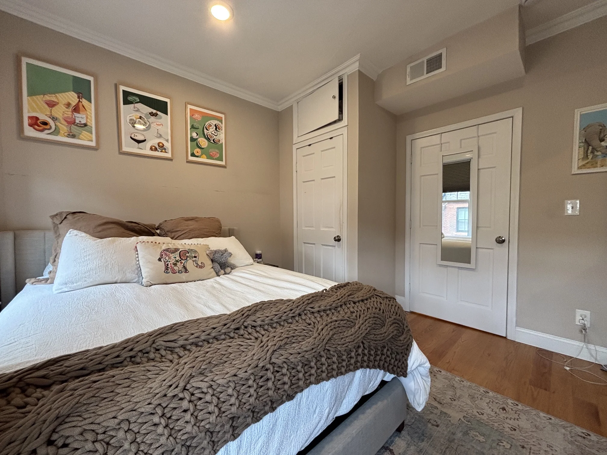 3 bed, 1 bath apartment for rent at 92a Pinckney St Unit 5, Beacon Hill — photo 4 of 25