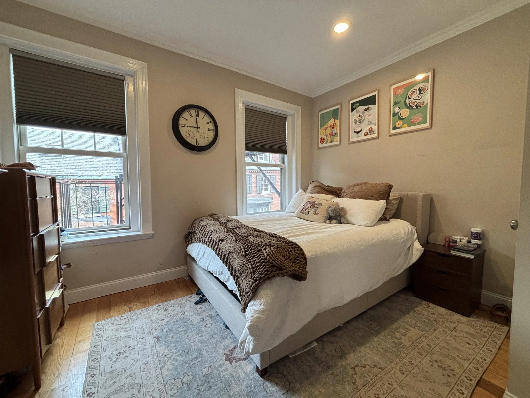 3 bed, 1 bath apartment for rent at 92a Pinckney St Unit 5, Beacon Hill — photo 3 of 25