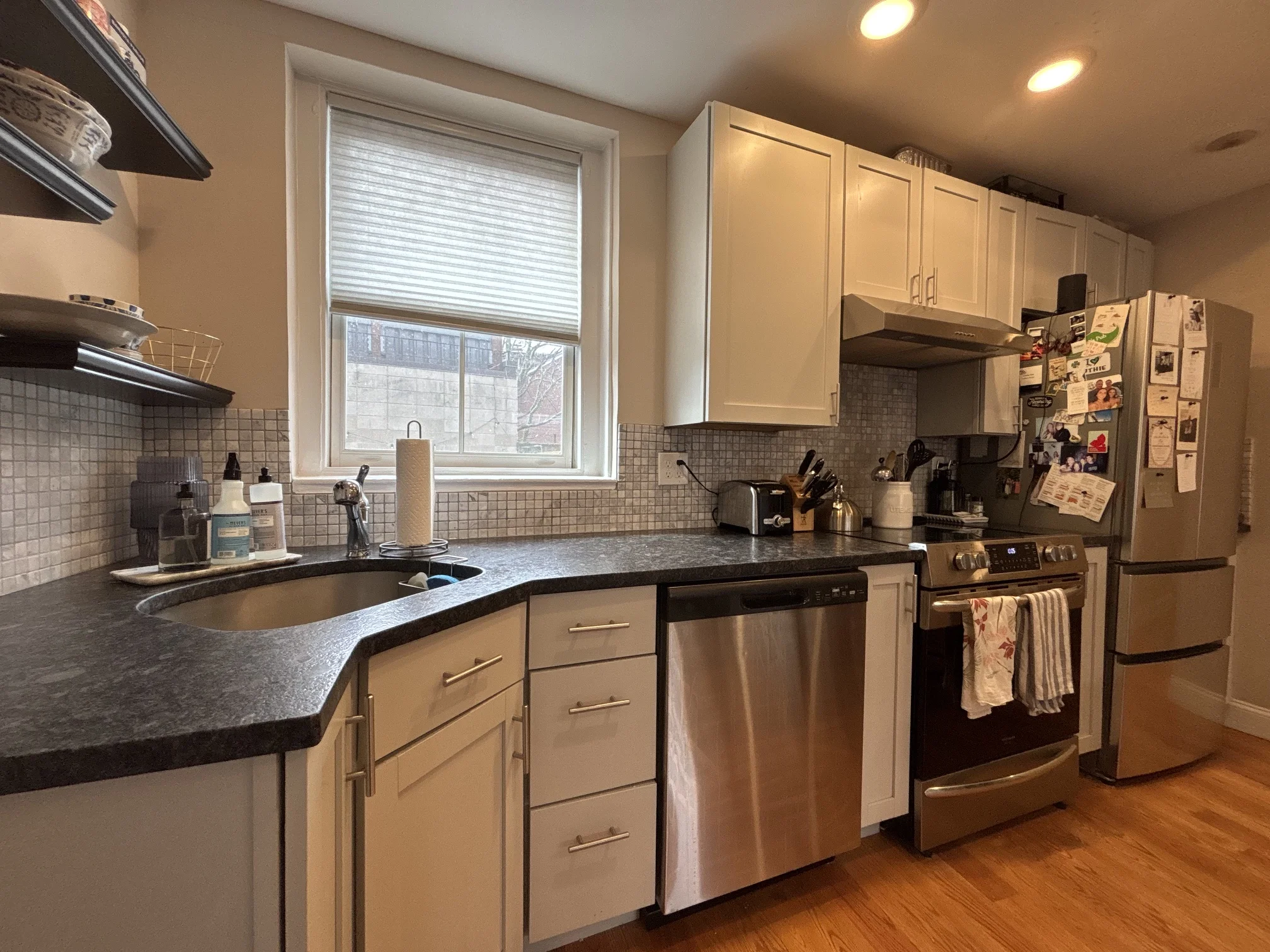 3 bed, 1 bath apartment for rent at 92a Pinckney St Unit 5, Beacon Hill — photo 16 of 25