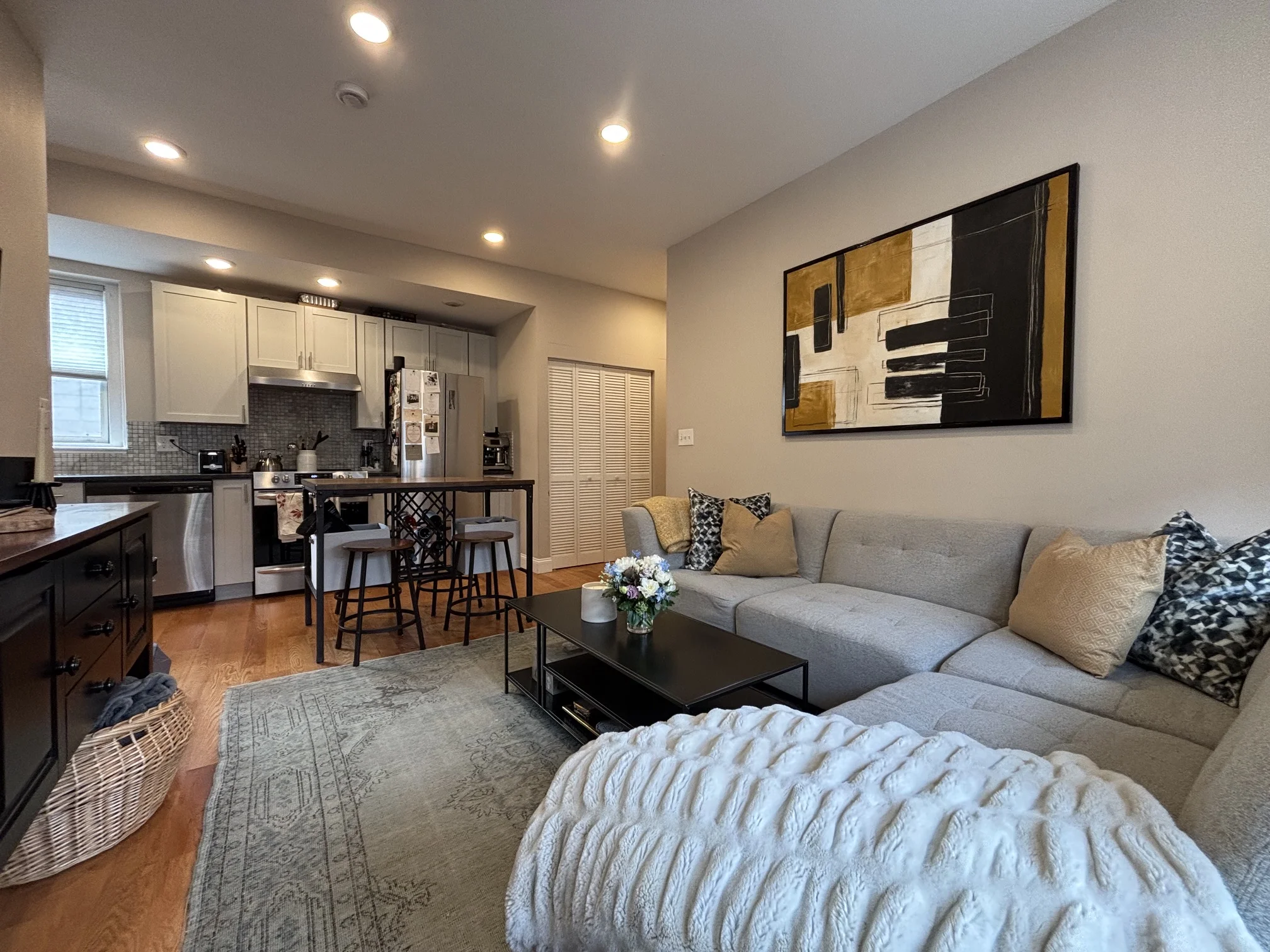 3 bed, 1 bath apartment for rent at 92a Pinckney St Unit 5, Beacon Hill — photo 15 of 25