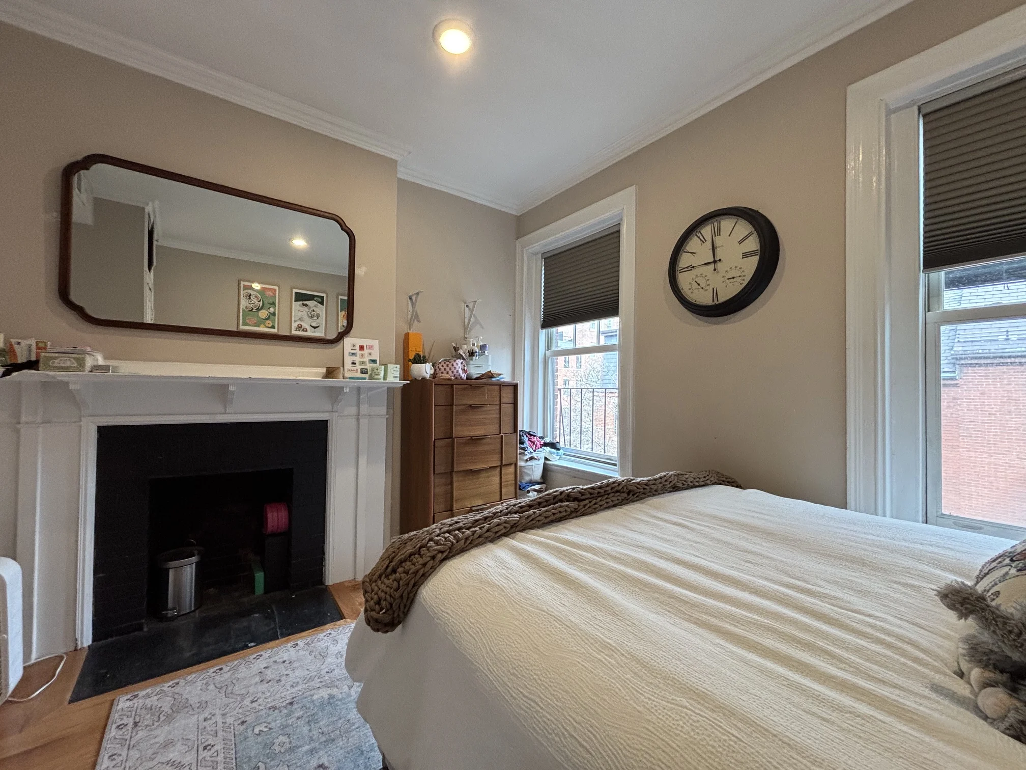 3 bed, 1 bath apartment for rent at 92a Pinckney St Unit 5, Beacon Hill — photo 5 of 25