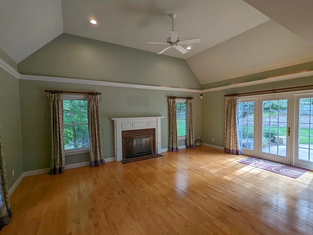 5 bed, 3 bath apartment for rent at 93 Adams St Unit n/a, Lexington — photo 9 of 20