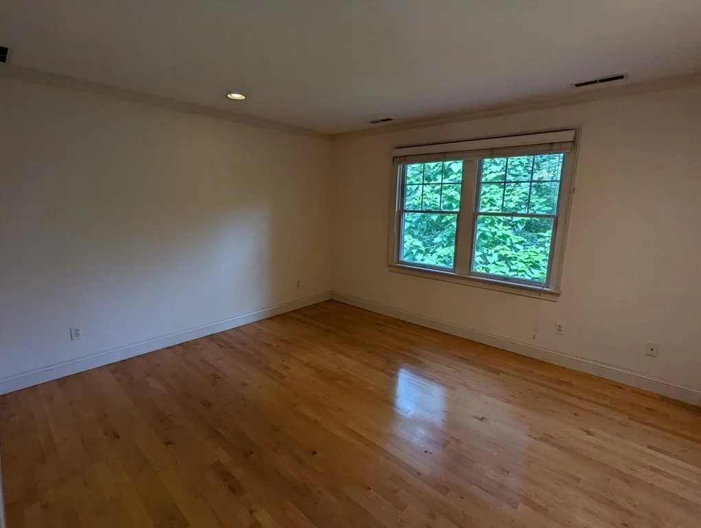 5 bed, 3 bath apartment for rent at 93 Adams St Unit n/a, Lexington — photo 17 of 20