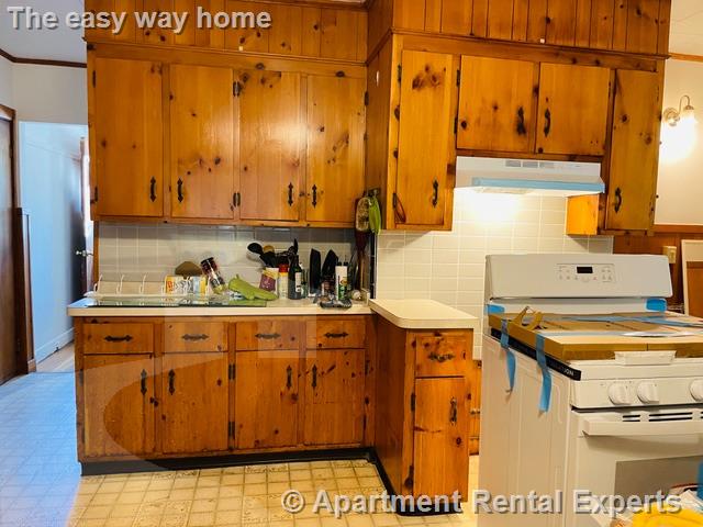 3 bed, 1 bath apartment for rent at 93 Alpine St Unit 1, Spring Hill — photo 8 of 14