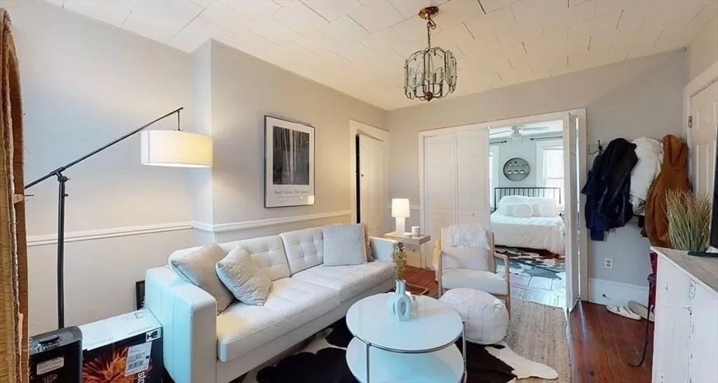 1 bed, 1 bath apartment for rent at 93 Baxter St Unit 1, South Boston — photo 2 of 6