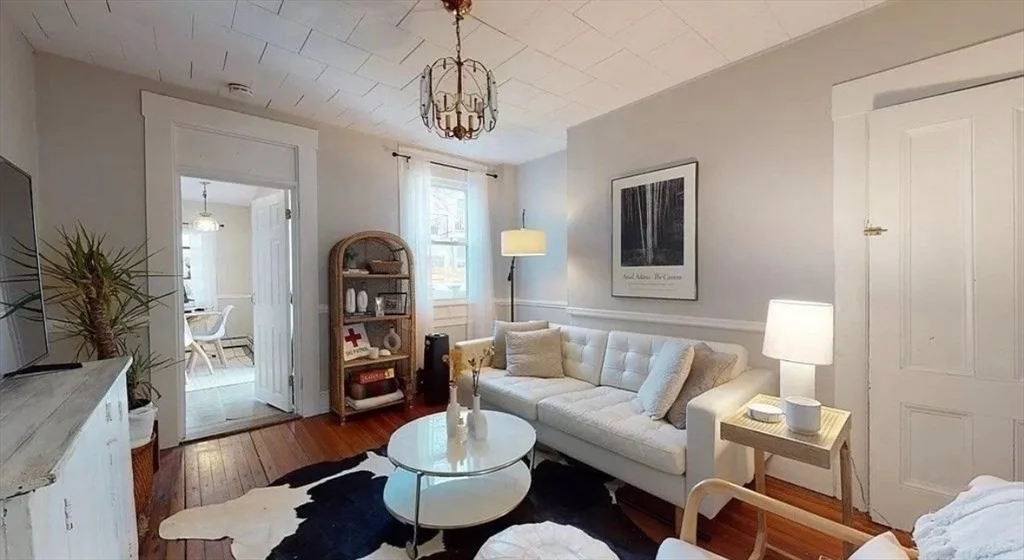 1 bed, 1 bath apartment for rent at 93 Baxter St Unit 1, South Boston