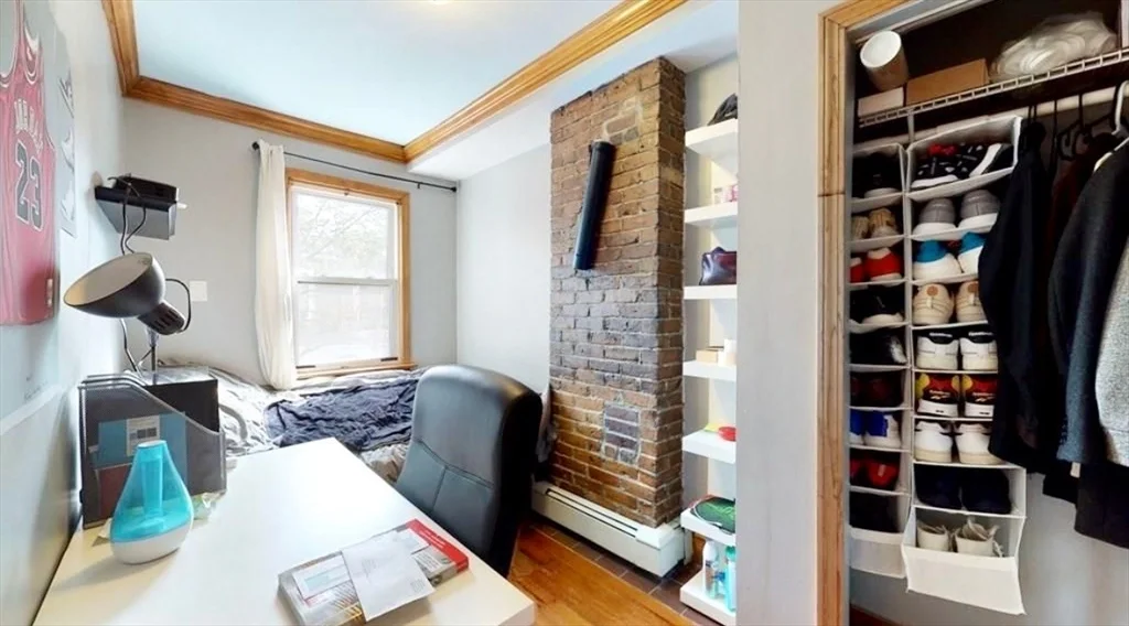 3 bed, 2 bath apartment for rent at 93 Baxter St Unit 2, South Boston — photo 4 of 10