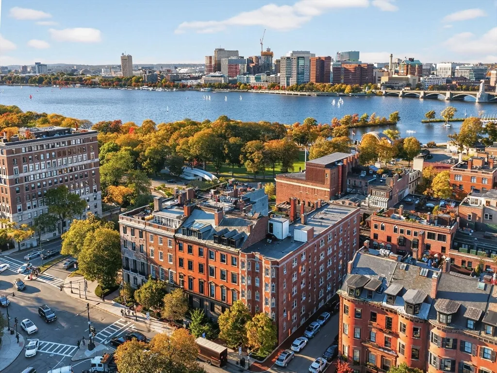 1 bed, 1 bath apartment for rent at 93 Beacon St Unit 1, Beacon Hill