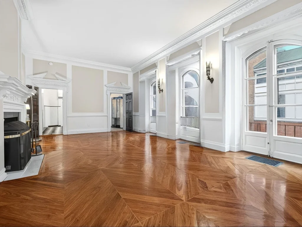 2 bed, 1 bath apartment for rent at 93 Beacon St Unit 5, Beacon Hill — photo 3 of 10