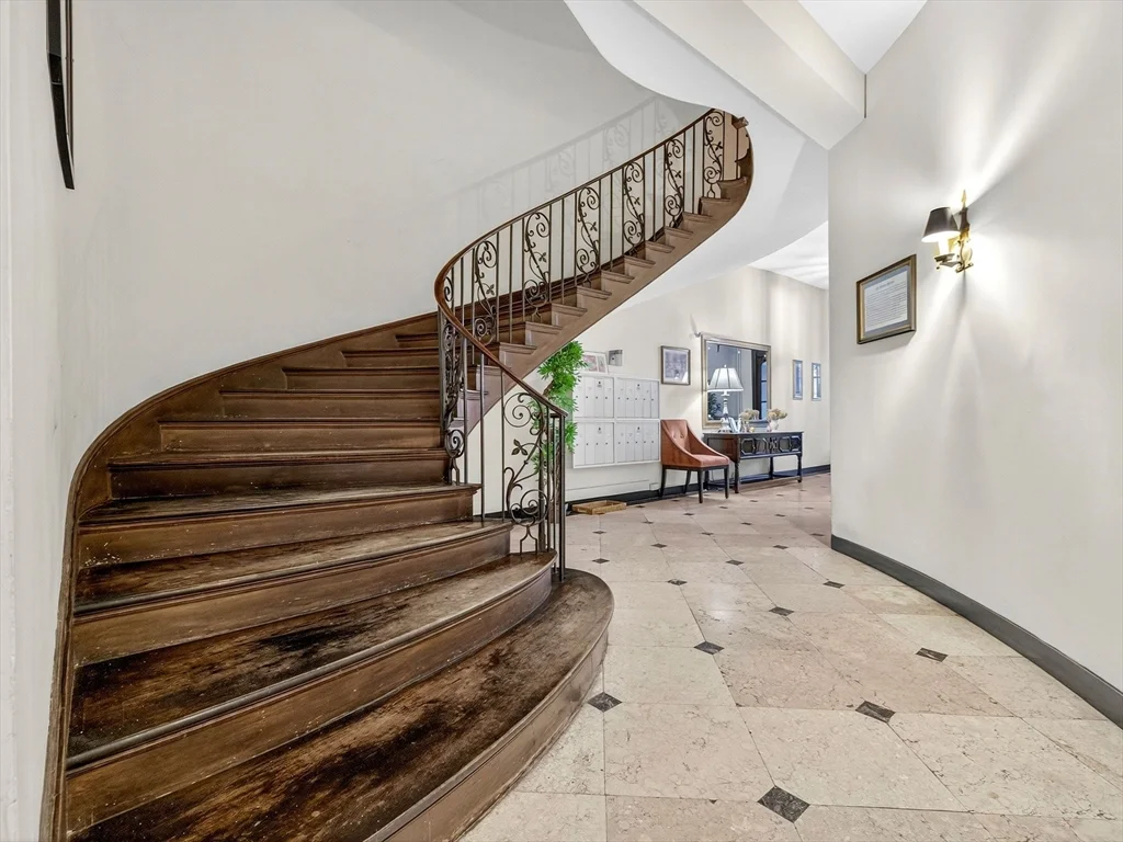 2 bed, 1 bath apartment for rent at 93 Beacon St Unit 5, Beacon Hill — photo 8 of 10