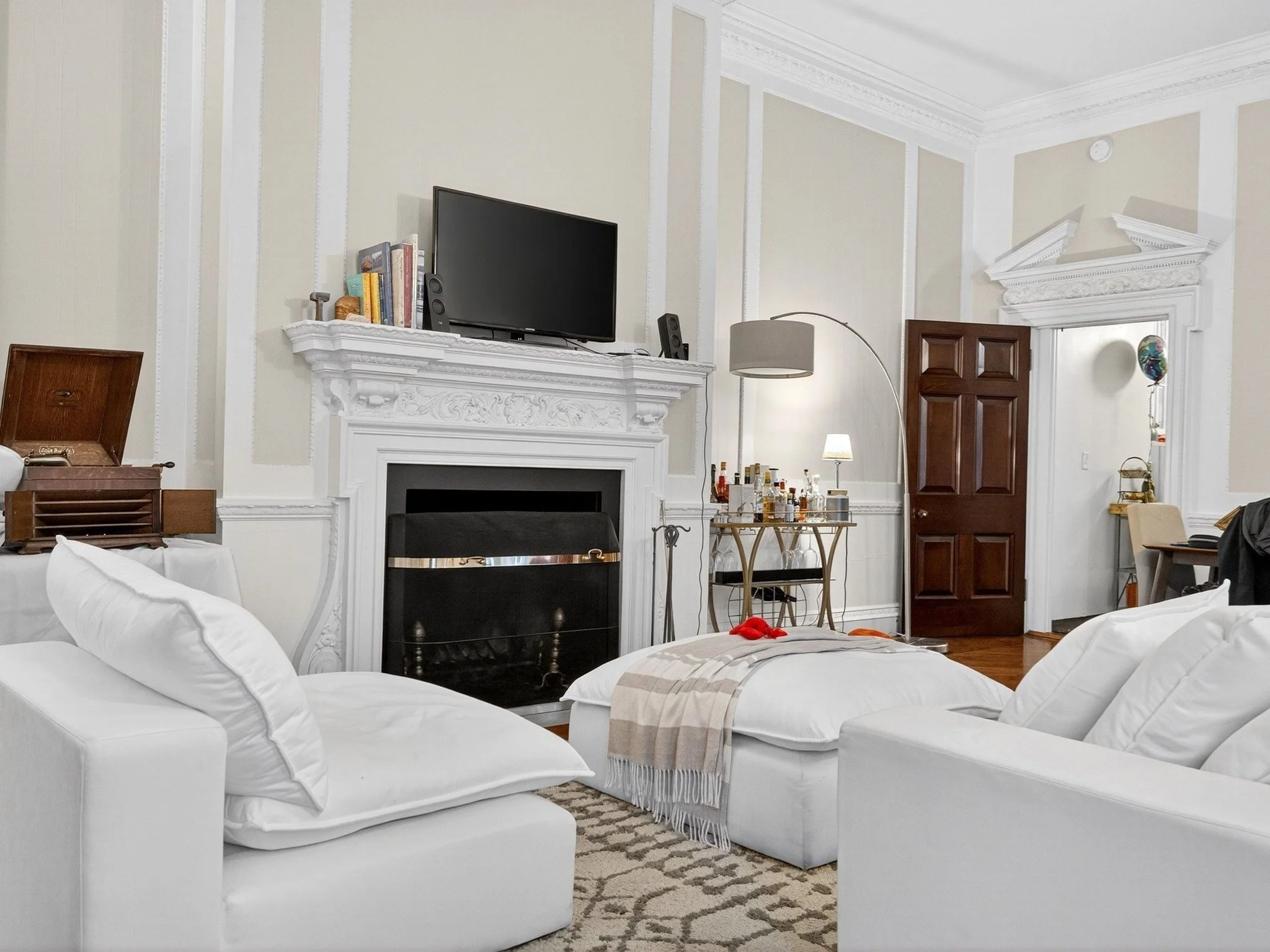 1 bed, 1 bath apartment for rent at 93 Beacon St Unit 5, Beacon Hill — photo 2 of 11