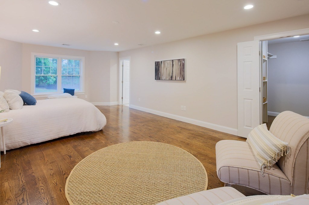 4 bed, 2.5 bath apartment for rent at 93 Calvary St Unit 2, South Side — photo 6 of 23