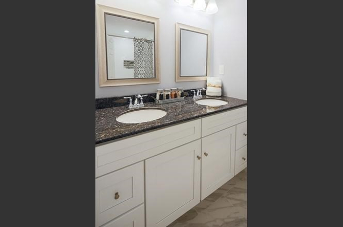 4 bed, 2.5 bath apartment for rent at 93 Calvary St Unit 2, South Side — photo 23 of 23