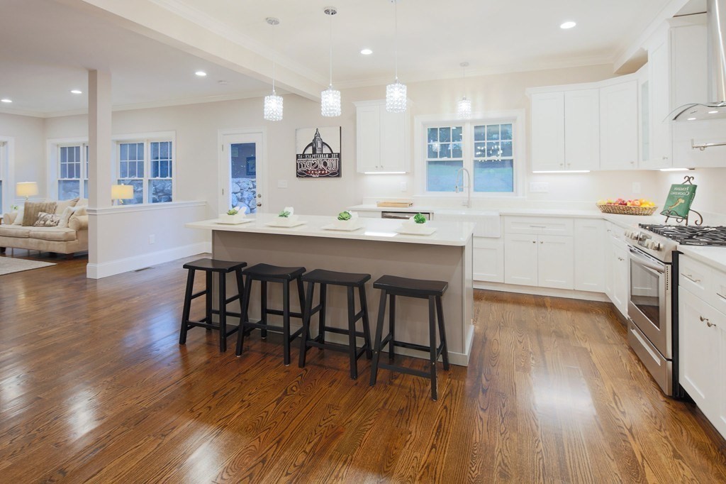 4 bed, 2.5 bath apartment for rent at 93 Calvary St Unit 2, South Side — photo 3 of 23