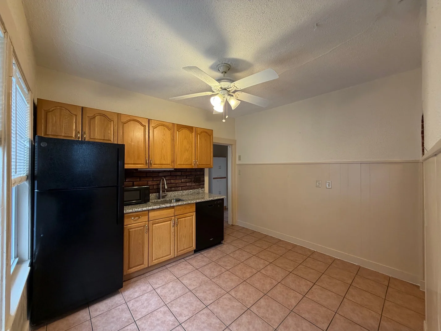 4 bed, 1 bath apartment for rent at 93 Capen St Unit 2, Medford — photo 17 of 21