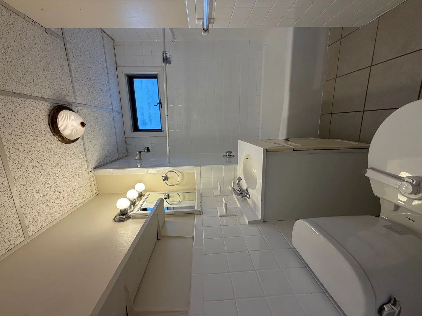 4 bed, 1 bath apartment for rent at 93 Capen St Unit 2, Medford — photo 12 of 21