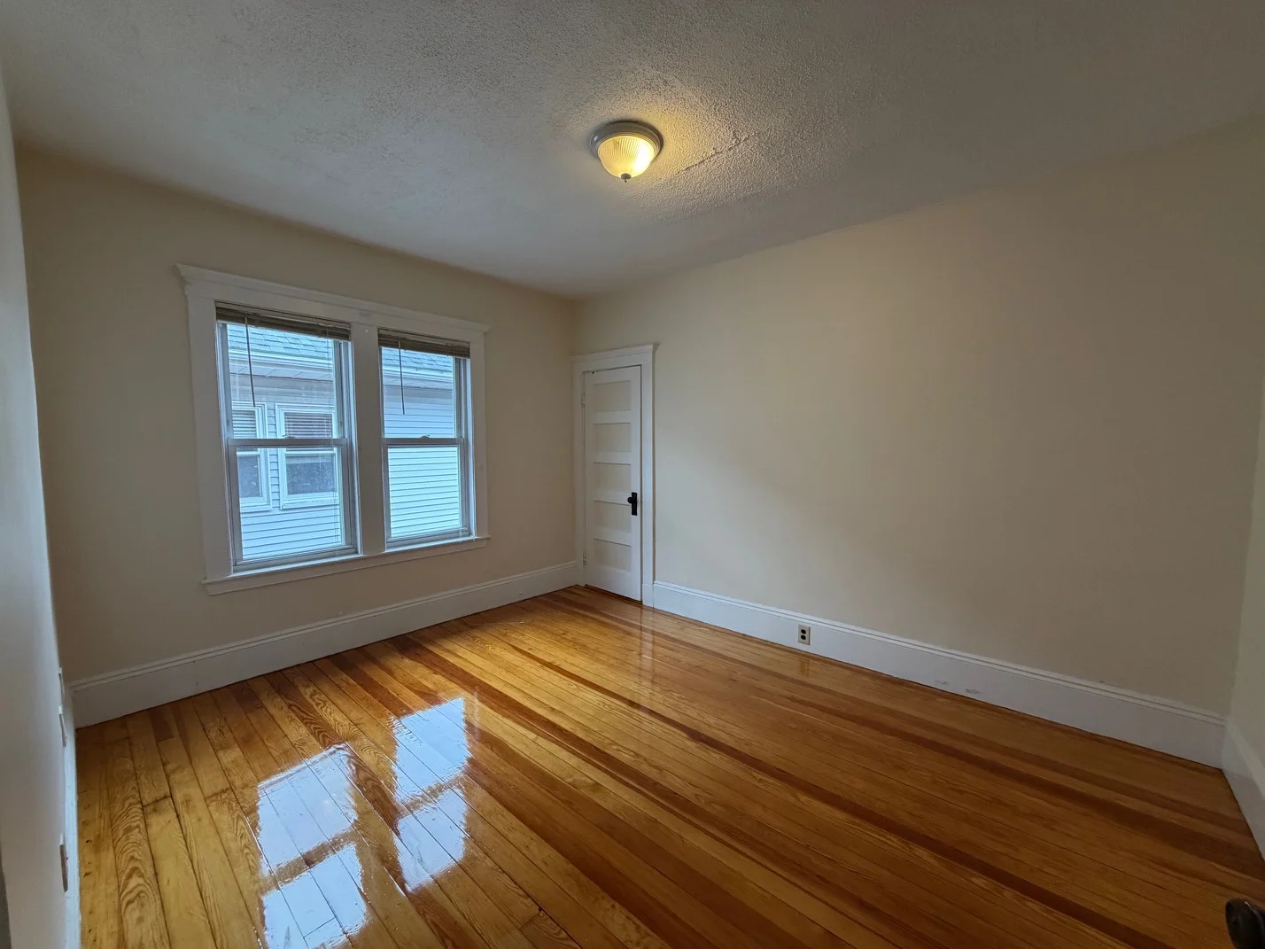 4 bed, 1 bath apartment for rent at 93 Capen St Unit 2, Medford — photo 11 of 21