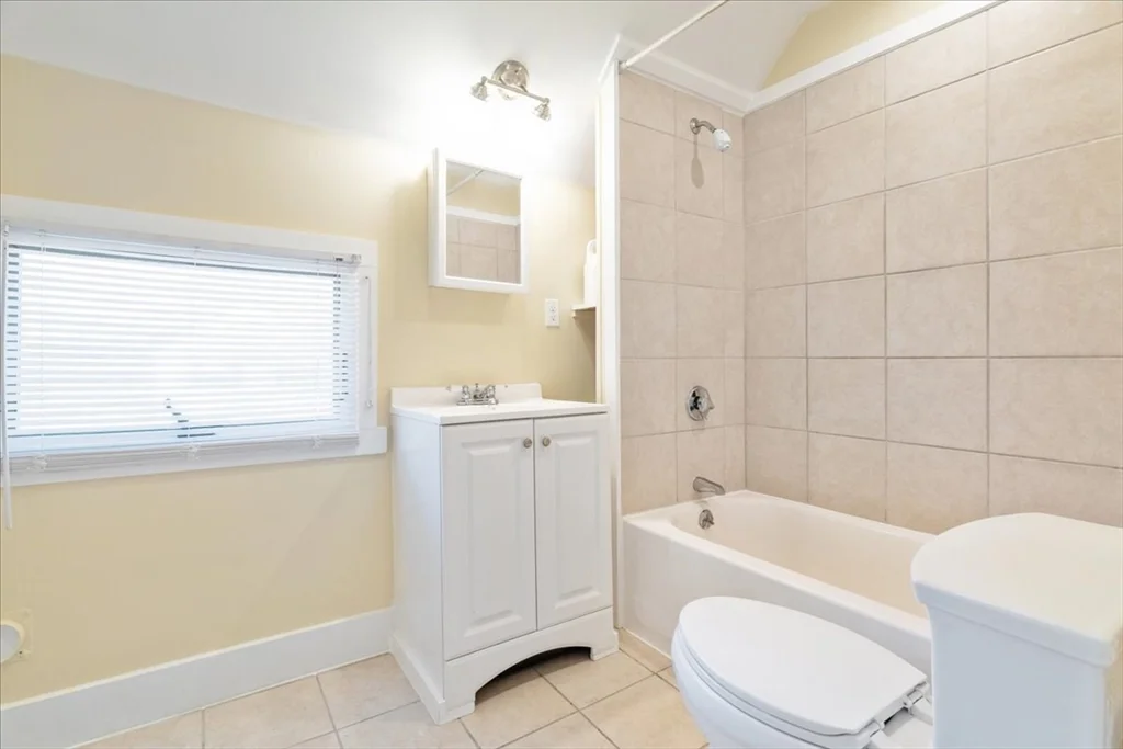 2 bed, 1 bath apartment for rent at 93 Carleton St Unit 2, Haverhill — photo 9 of 14