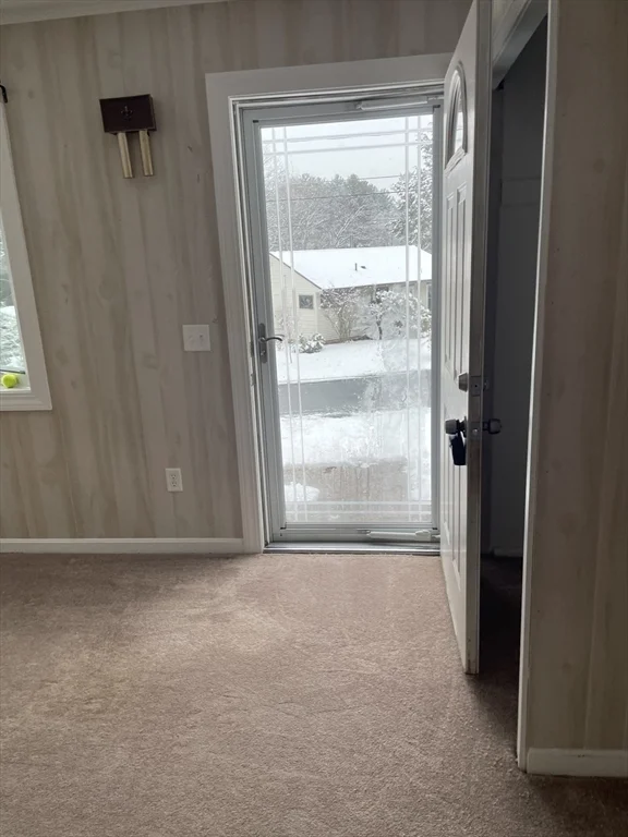 3 bed, 1 bath apartment for rent at 93 Cedar Hill Rd, Northborough — photo 5 of 13
