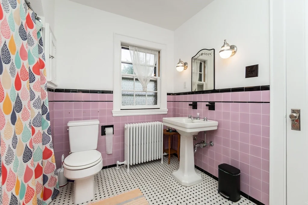 3 bed, 1 bath apartment for rent at 93 Churchill Ave, Arlington — photo 5 of 12