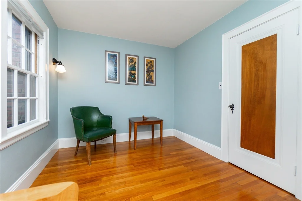 3 bed, 1 bath apartment for rent at 93 Churchill Ave, Arlington — photo 4 of 12