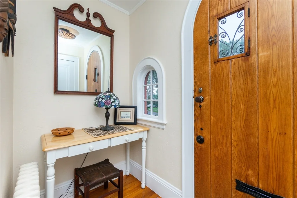 3 bed, 1 bath apartment for rent at 93 Churchill Ave, Arlington — photo 8 of 12