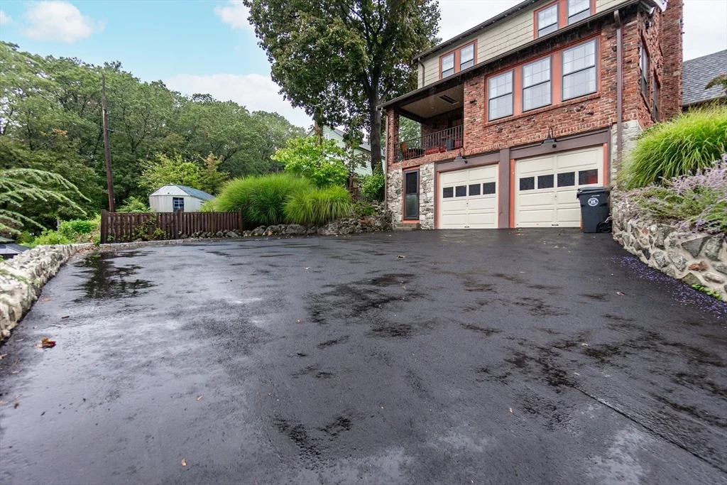 3 bed, 1 bath apartment for rent at 93 Churchill Ave, Arlington — photo 11 of 12