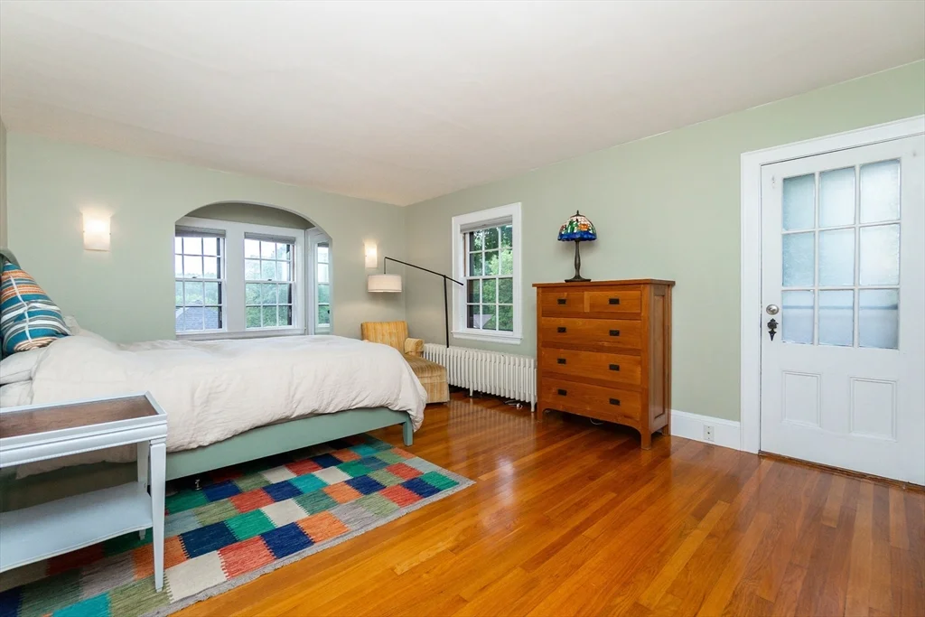 3 bed, 1 bath apartment for rent at 93 Churchill Ave, Arlington — photo 3 of 12