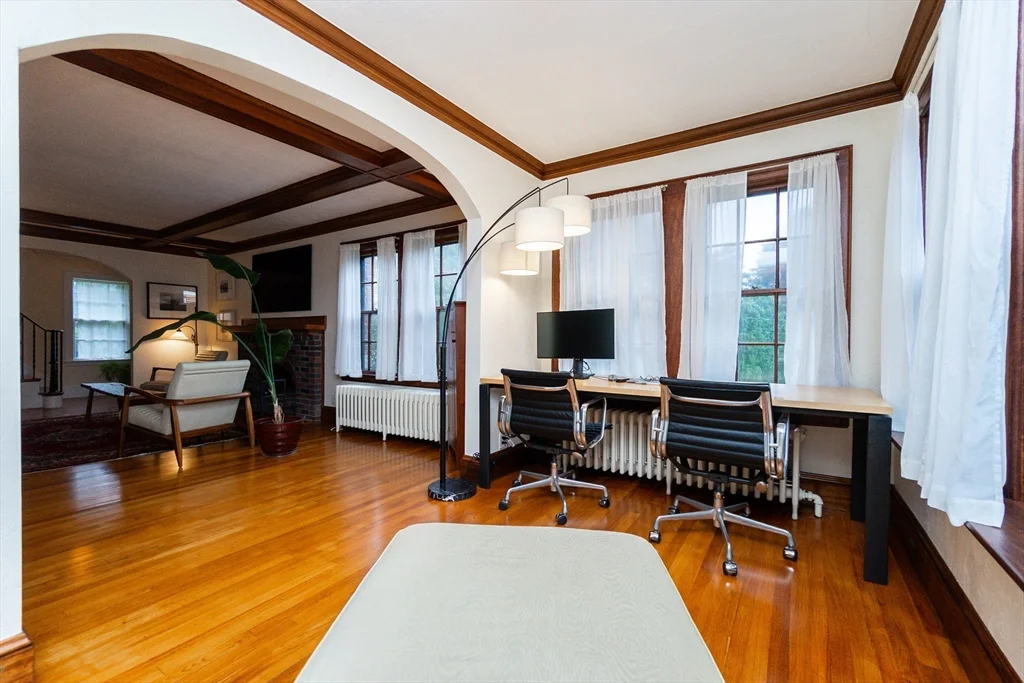 3 bed, 1 bath apartment for rent at 93 Churchill Ave, Arlington — photo 6 of 12