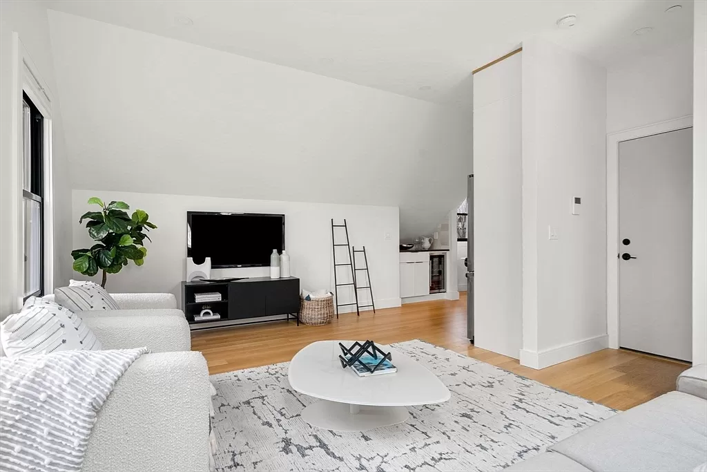 1 bed, 1 bath apartment for rent at 93 Cowper St Unit 3, East Boston — photo 22 of 30