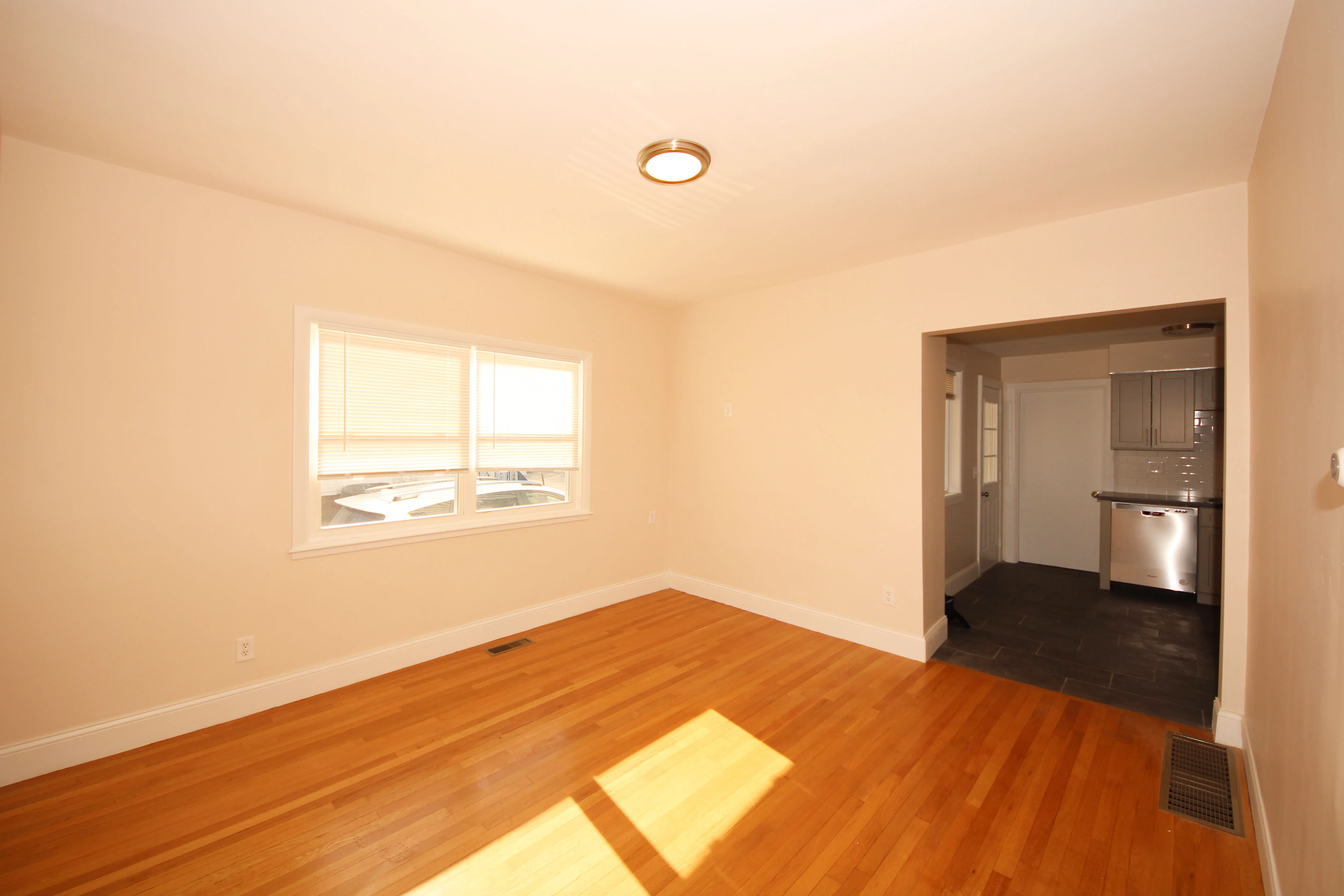 1 bed, 1 bath apartment for rent at 93 Cushing St Unit 1D, South Side — photo 2 of 8