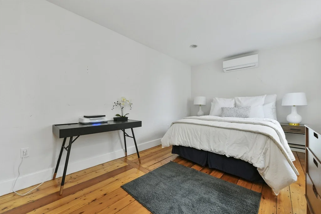 4 bed, 1 bath apartment for rent at 93 Dresser St, South Boston — photo 14 of 31