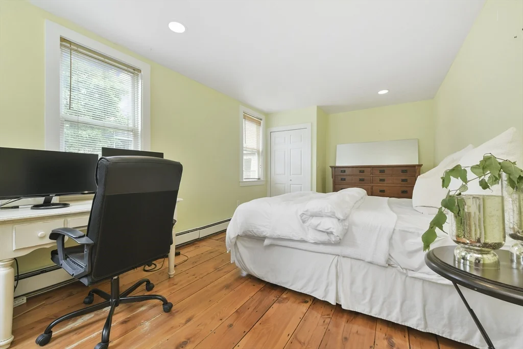 4 bed, 1 bath apartment for rent at 93 Dresser St, South Boston — photo 16 of 31