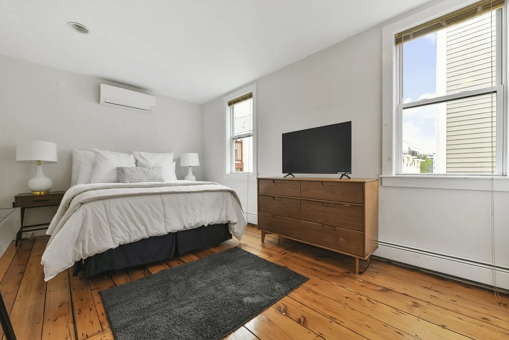 4 bed, 1 bath apartment for rent at 93 Dresser St, South Boston — photo 13 of 31