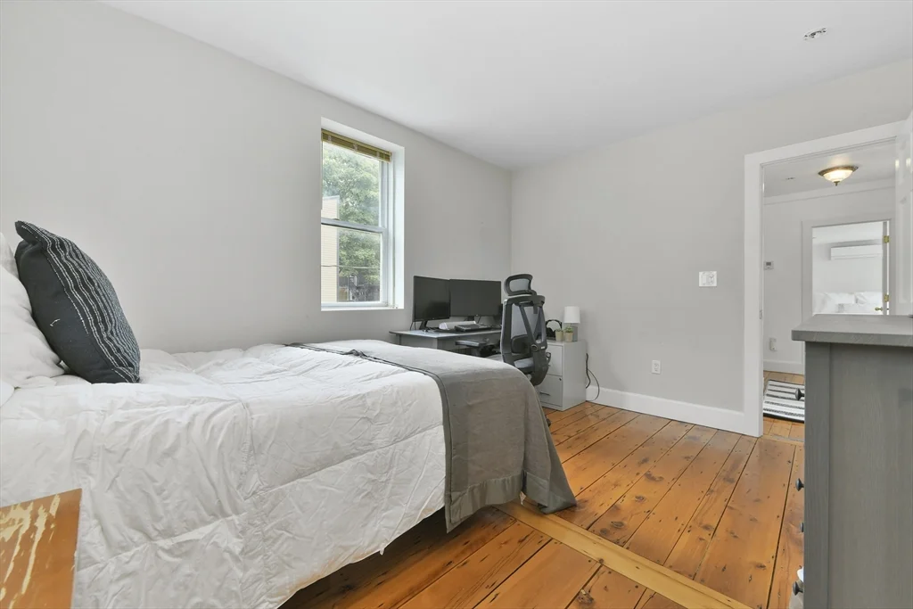 4 bed, 1 bath apartment for rent at 93 Dresser St, South Boston — photo 10 of 31