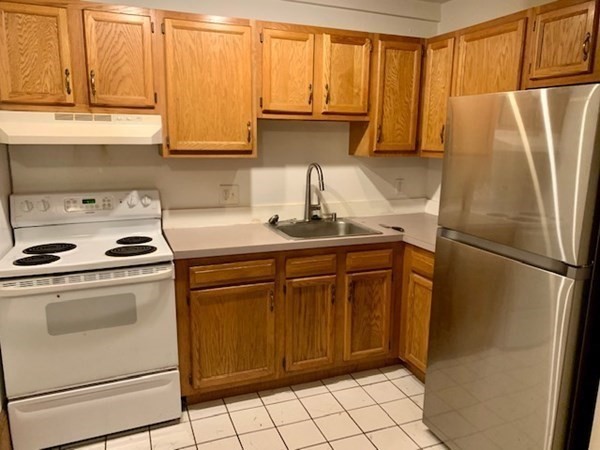 2 bed, 1 bath apartment for rent at 93 East Brookline St Unit 1, South End — photo 1 of 7